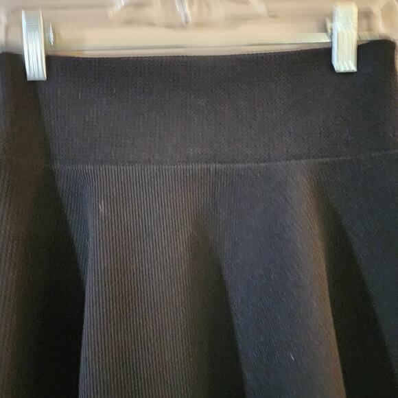 Forever 21 Womens Woven Knit Skater Skirt Size S Jrs Black Side Zip - Picture 4 of 10